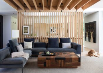 🪵 Wooden Panel Room Divider – Why You Need One in Your Home