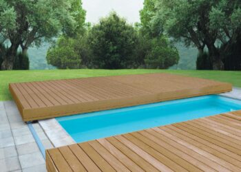 🏊 Hidden Pool Decks That Keep Kids Safe – Genius or Gimmick?