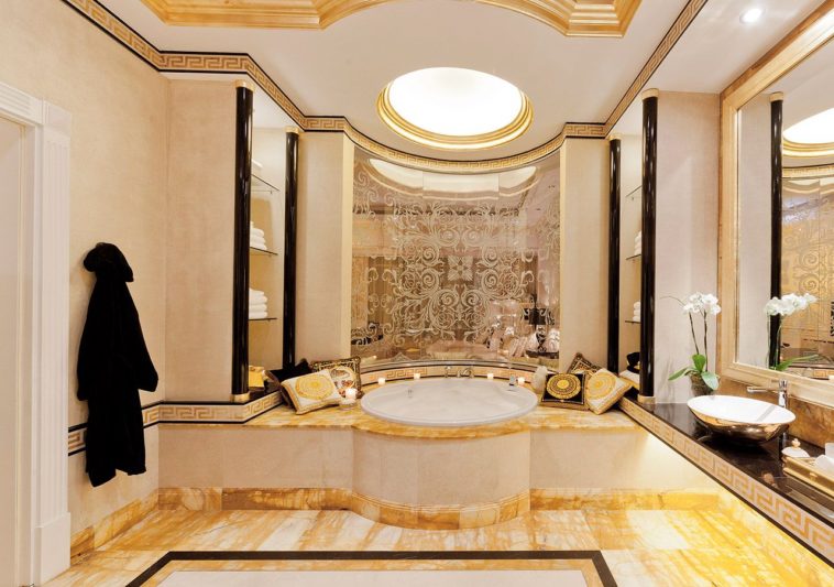 Classy Bathroom for rich family