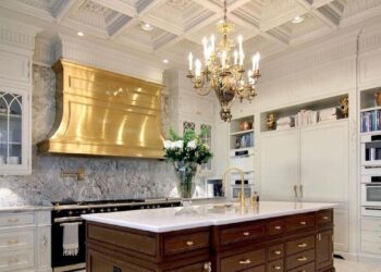 Amazing Classic Style Kitchen Design is timeless