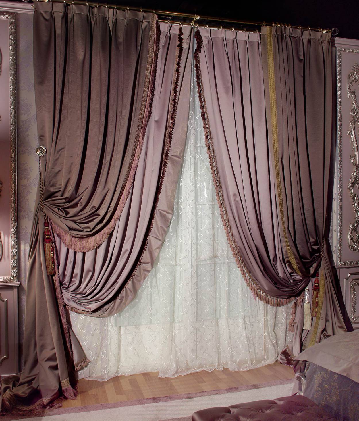 Luxury Italian Traviata bedroom
